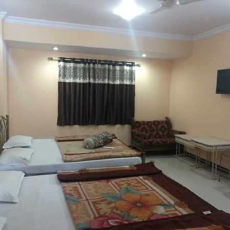 Hotel Shanti Palace Mahābaleshwar Екстериор снимка