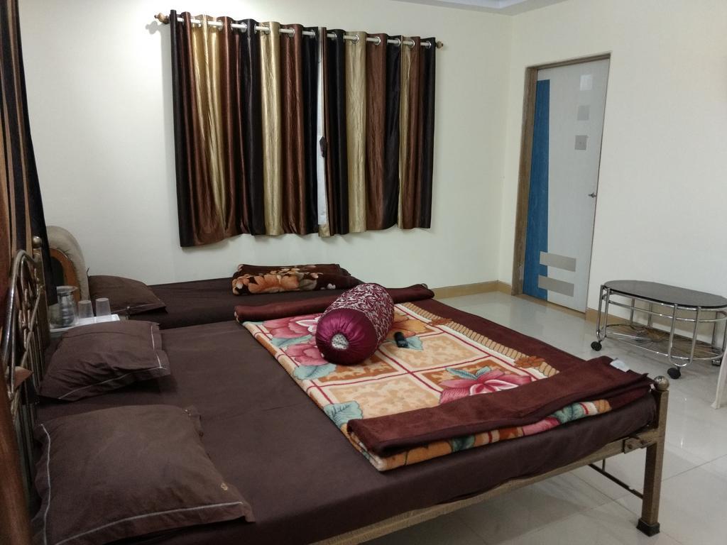 Hotel Shanti Palace Mahābaleshwar Екстериор снимка
