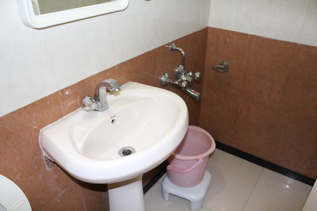 Hotel Shanti Palace Mahābaleshwar Екстериор снимка
