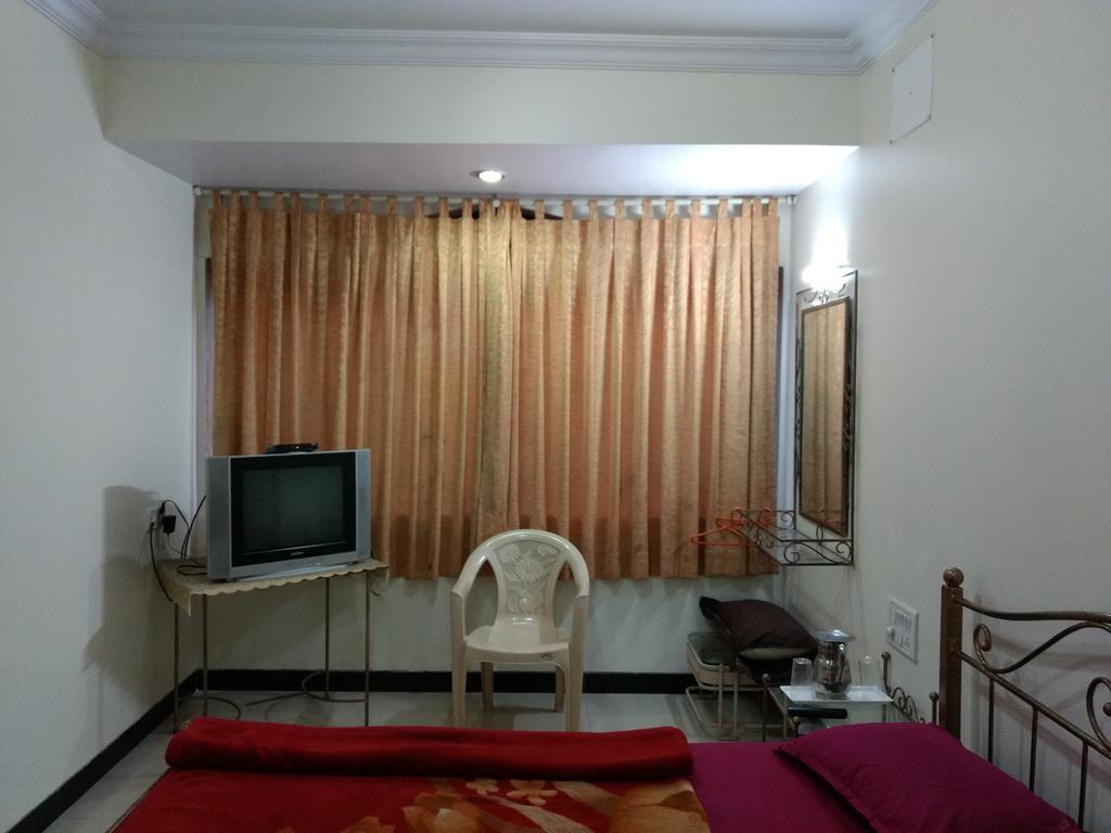 Hotel Shanti Palace Mahābaleshwar Екстериор снимка