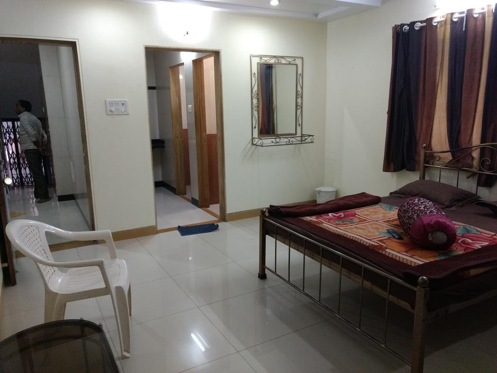 Hotel Shanti Palace Mahābaleshwar Екстериор снимка