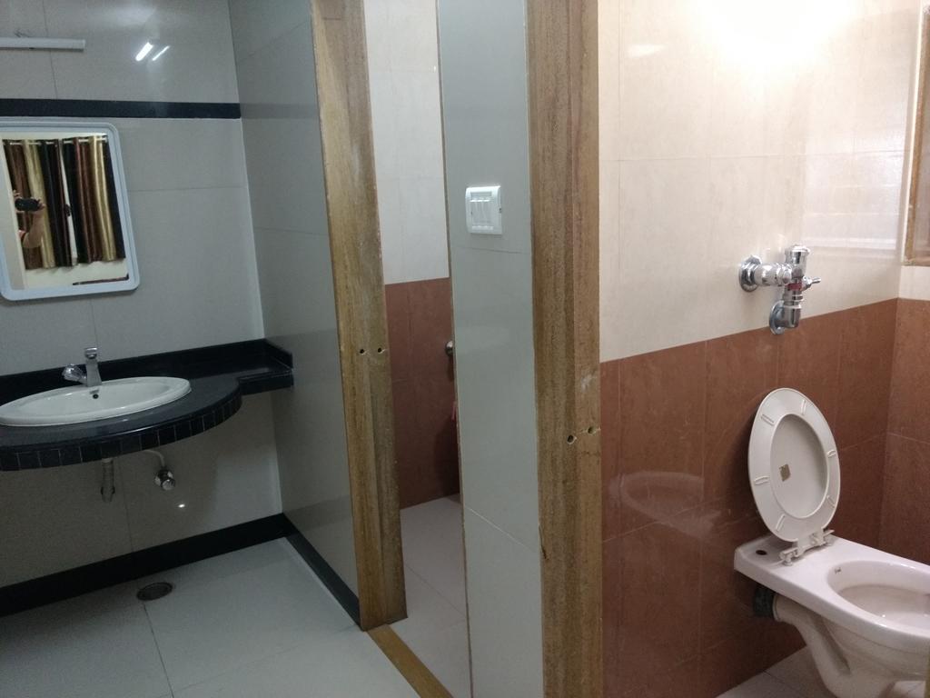 Hotel Shanti Palace Mahābaleshwar Екстериор снимка