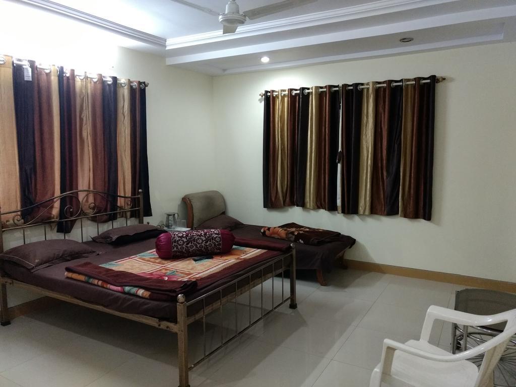 Hotel Shanti Palace Mahābaleshwar Екстериор снимка