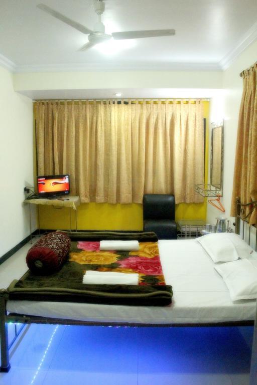 Hotel Shanti Palace Mahābaleshwar Екстериор снимка